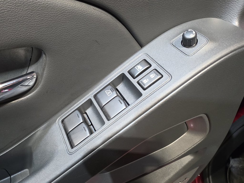 Used 2025 Nissan Frontier SL AWD/4WD image 15