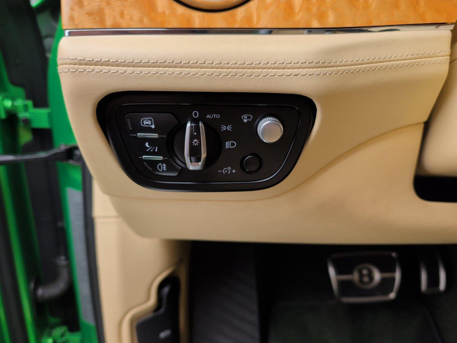 Used 2021 Bentley Bentayga Speed AWD/4WD image 25