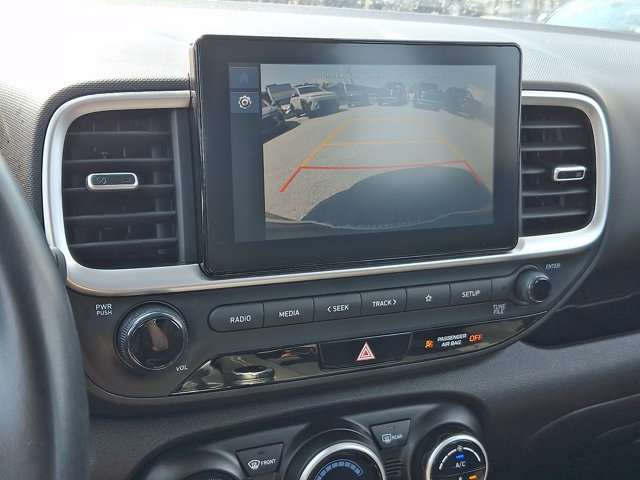 Certified 2025 Hyundai Venue SEL FWD image 18