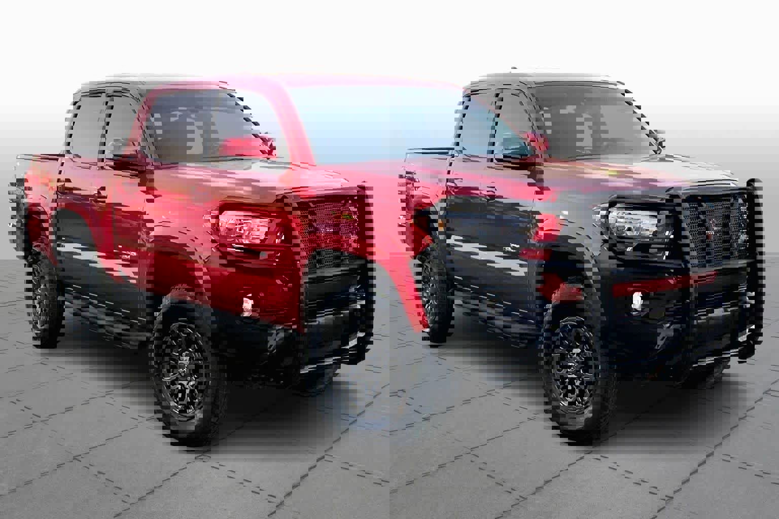 Used 2018 Toyota Tacoma SR5 image 2