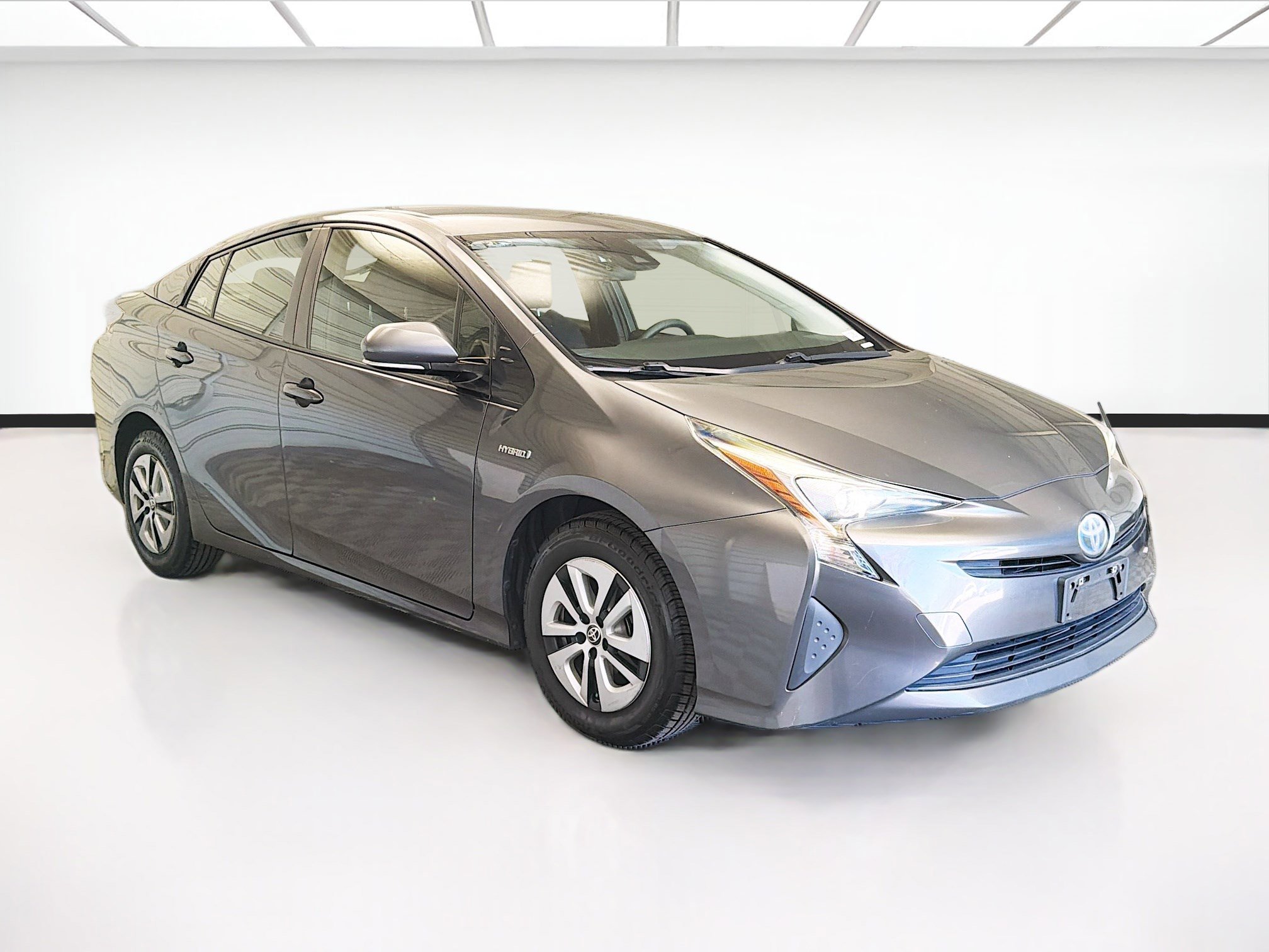Used 2017 Toyota Prius Three w/ Carpet Mat Package FWD image 3