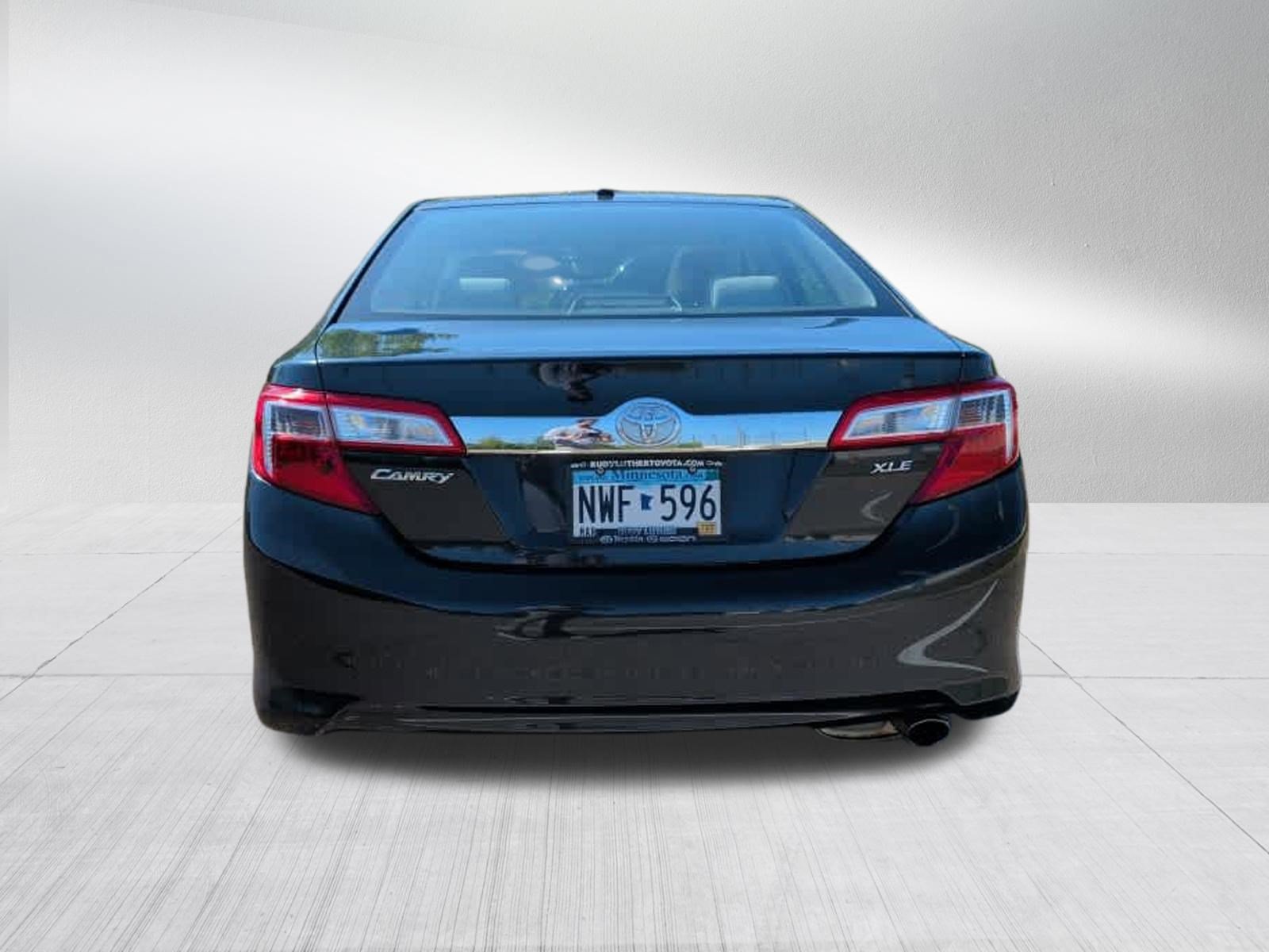 Used 2013 Toyota Camry XLE w/ Leather Pkg FWD image 6