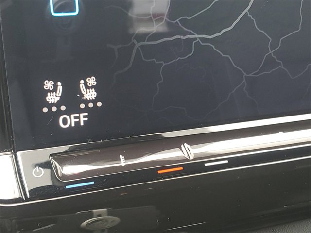 Certified 2025 Volkswagen Atlas Cross Sport SE image 28