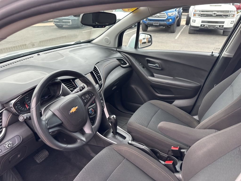 Used 2018 Chevrolet Trax LS image 13