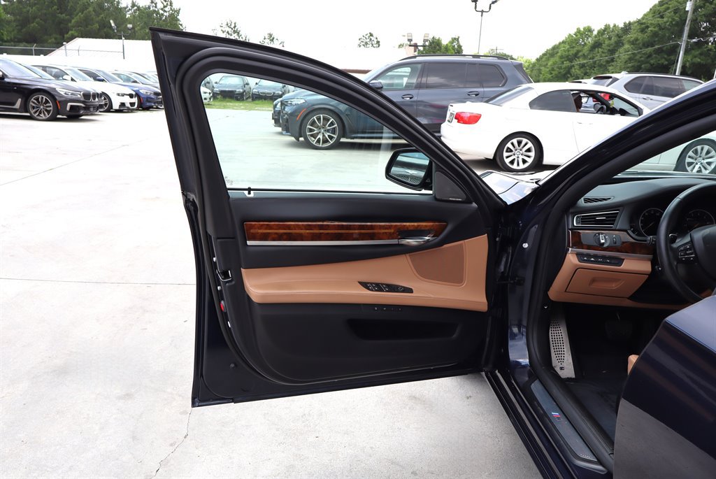 Used 2015 BMW 750Li RWD image 35