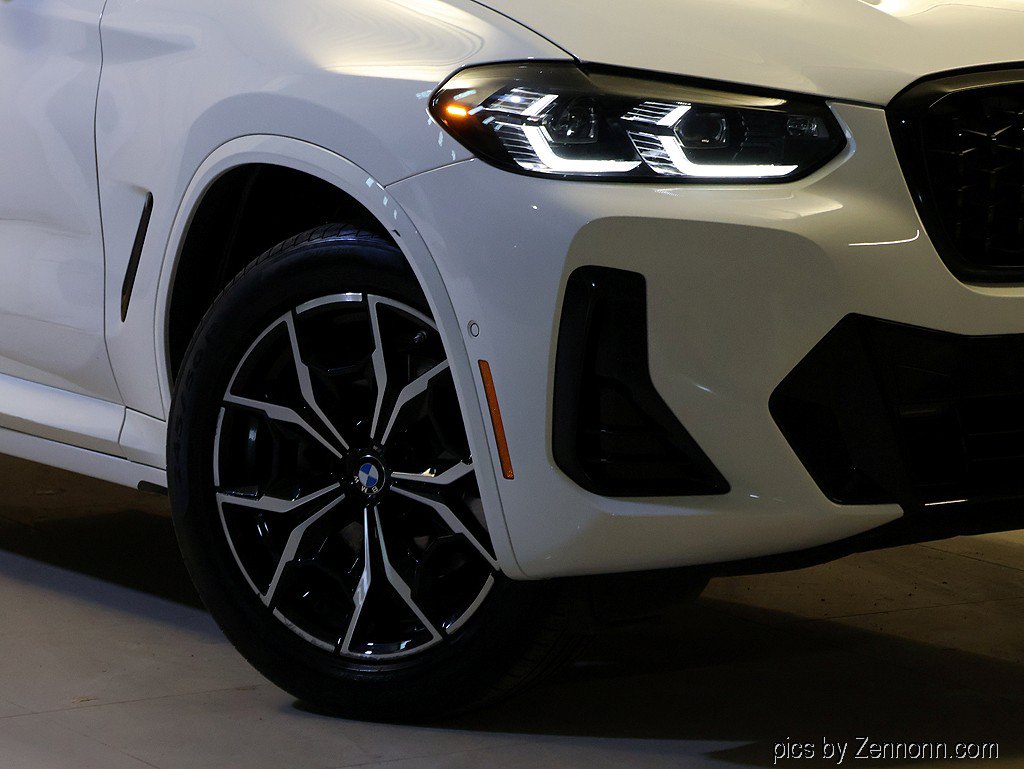 Used 2023 BMW X4 xDrive30i w/ M Sport Package AWD/4WD image 3