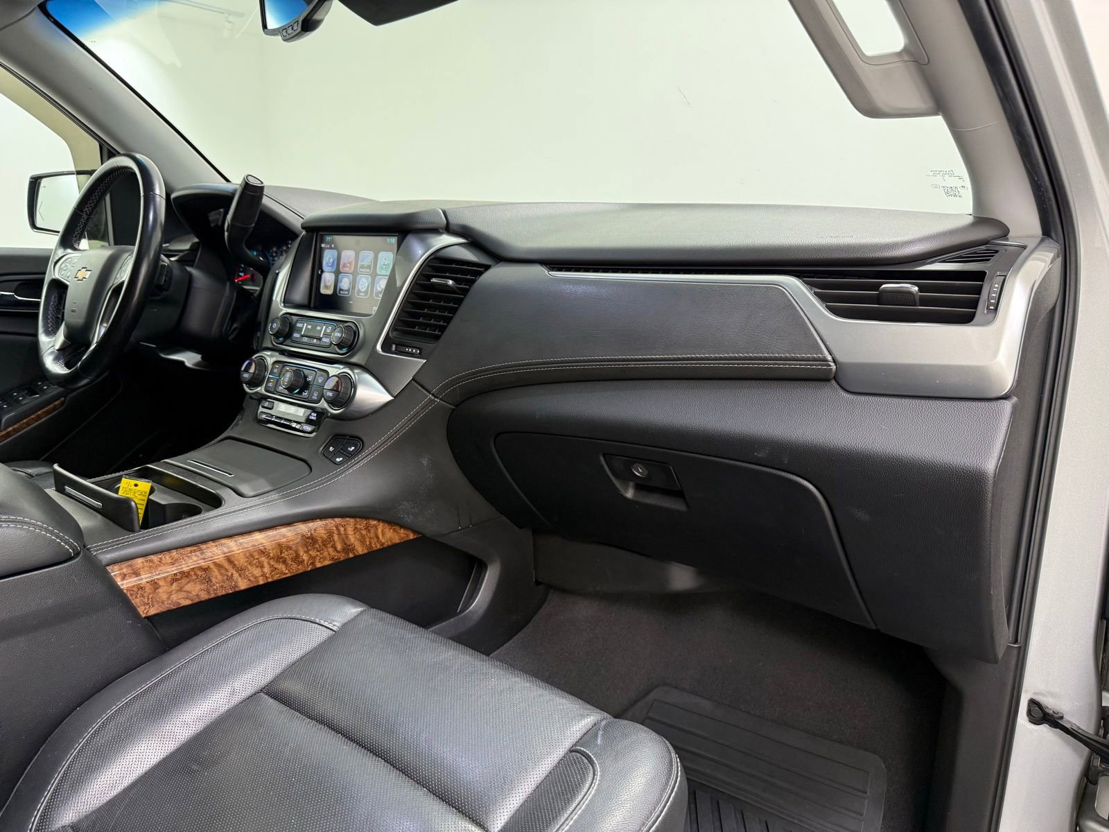 Used 2019 Chevrolet Suburban Premier AWD/4WD image 33