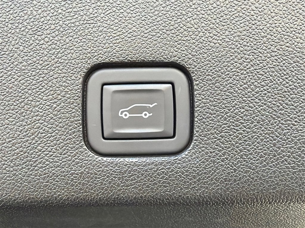 Used 2024 Cadillac XT6 Sport image 19