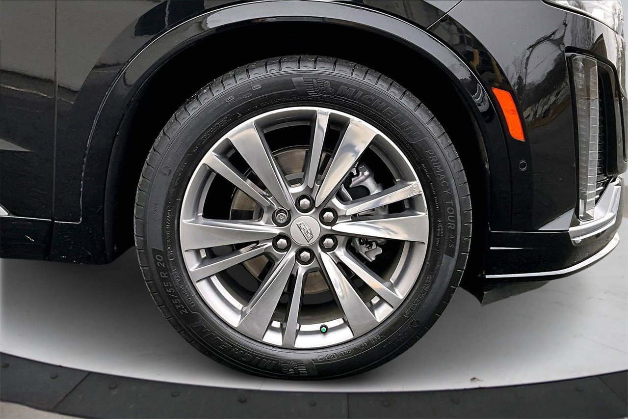 Used 2022 Cadillac XT6 Premium Luxury w/ Technology Package image 36