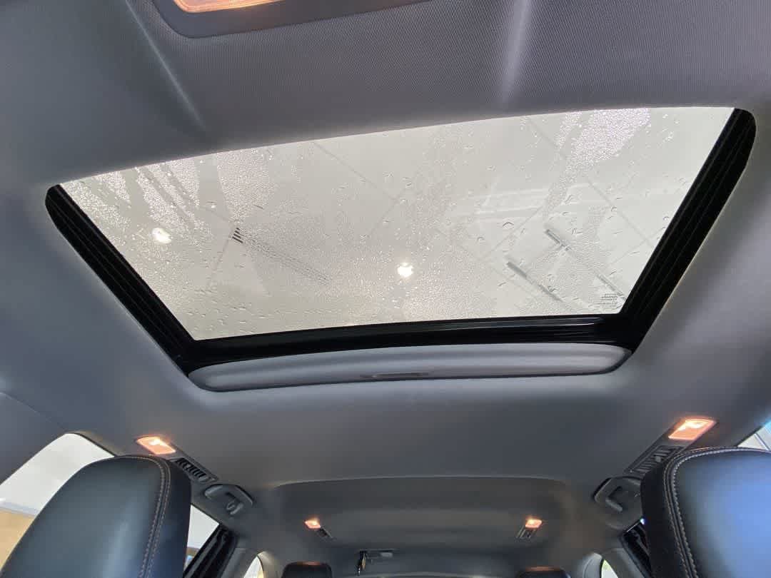 Used 2019 Toyota Highlander XLE AWD/4WD image 25