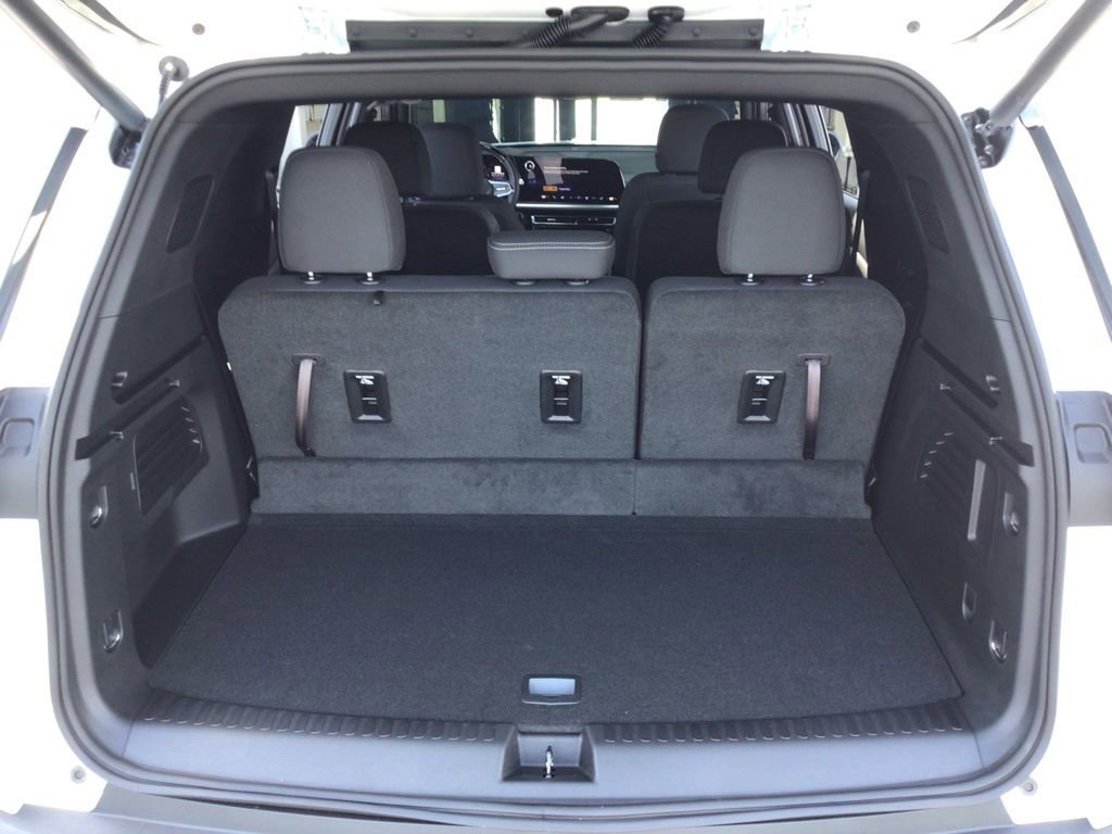 New 2025 Chevrolet Traverse LT w/ Enhanced Driving Package image 20