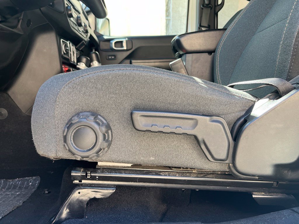 Used 2024 Jeep Wrangler Unlimited AWD/4WD image 18