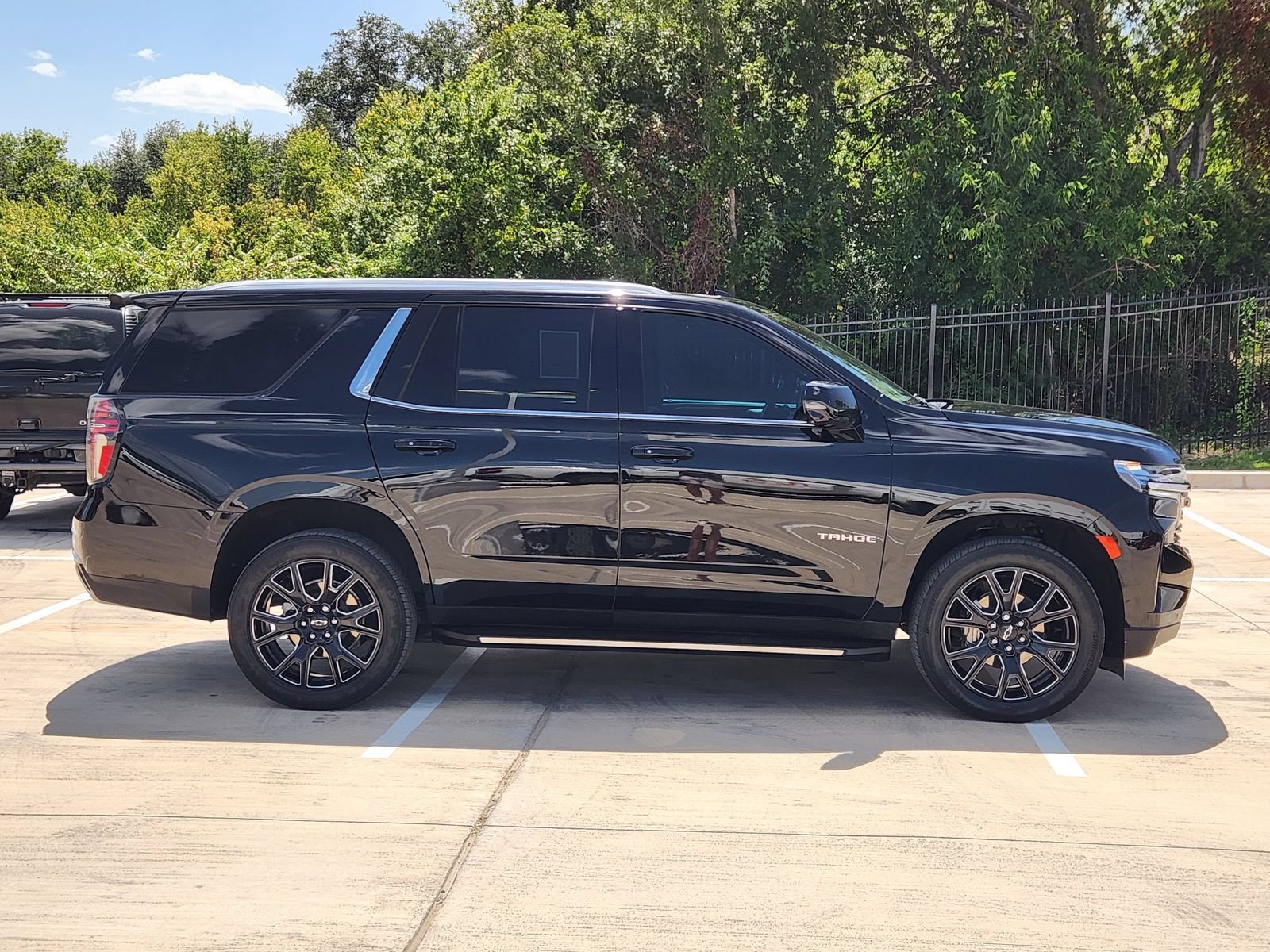 Certified 2023 Chevrolet Tahoe LT w/ LT Signature Plus Package AWD/4WD image 7