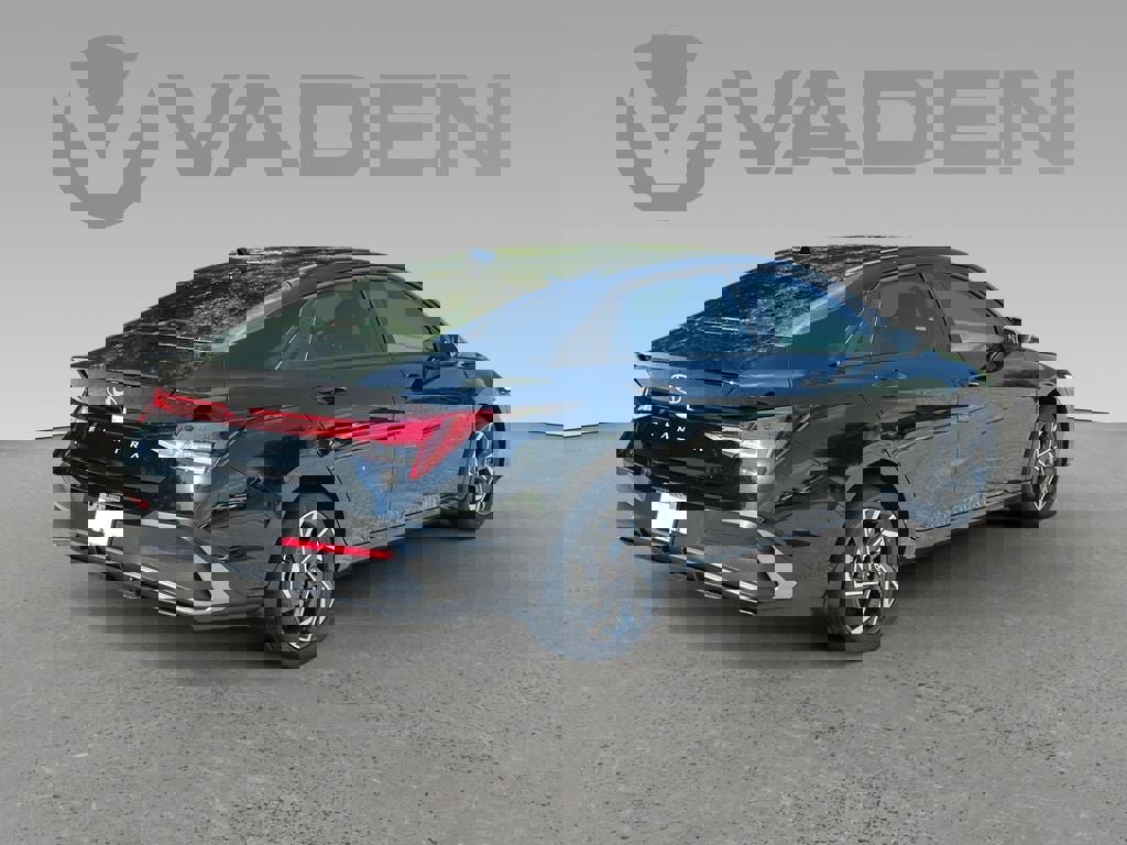 New 2025 Hyundai Elantra Sport image 17