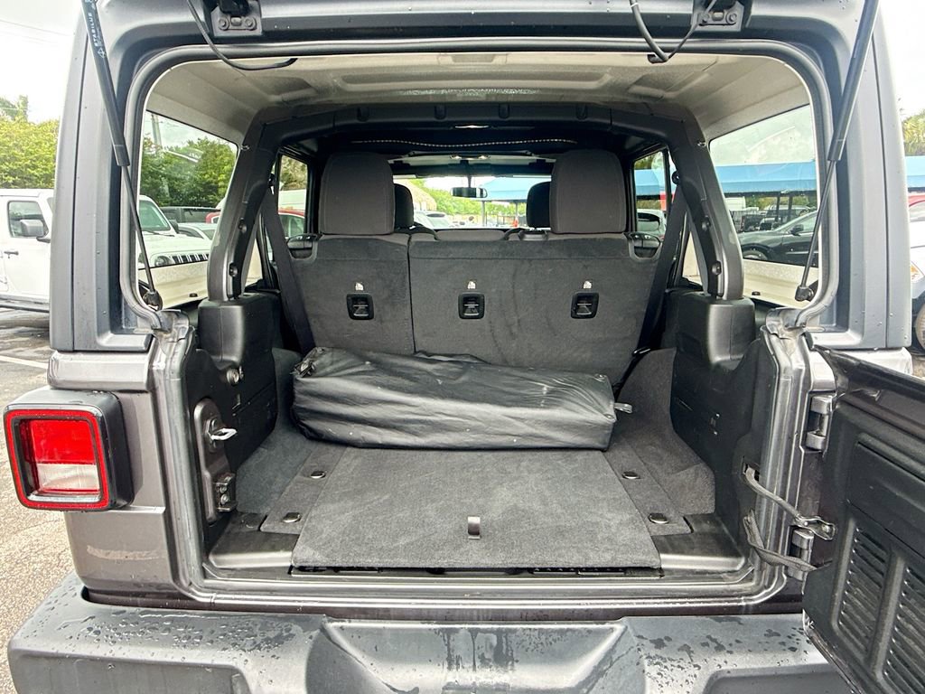 Used 2022 Jeep Wrangler Unlimited Sport AWD/4WD image 30