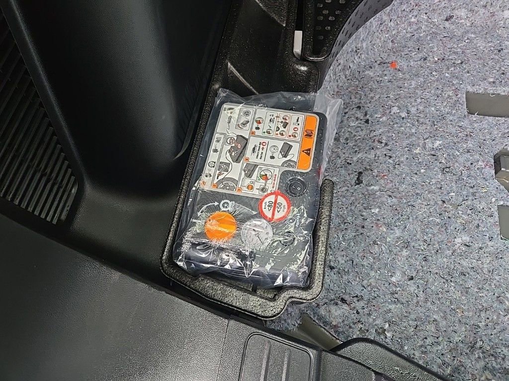 Used 2025 Ford Escape ST-Line image 86