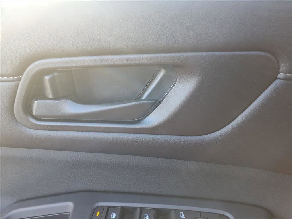 New 2025 Nissan Pathfinder S w/ Cargo Package image 16