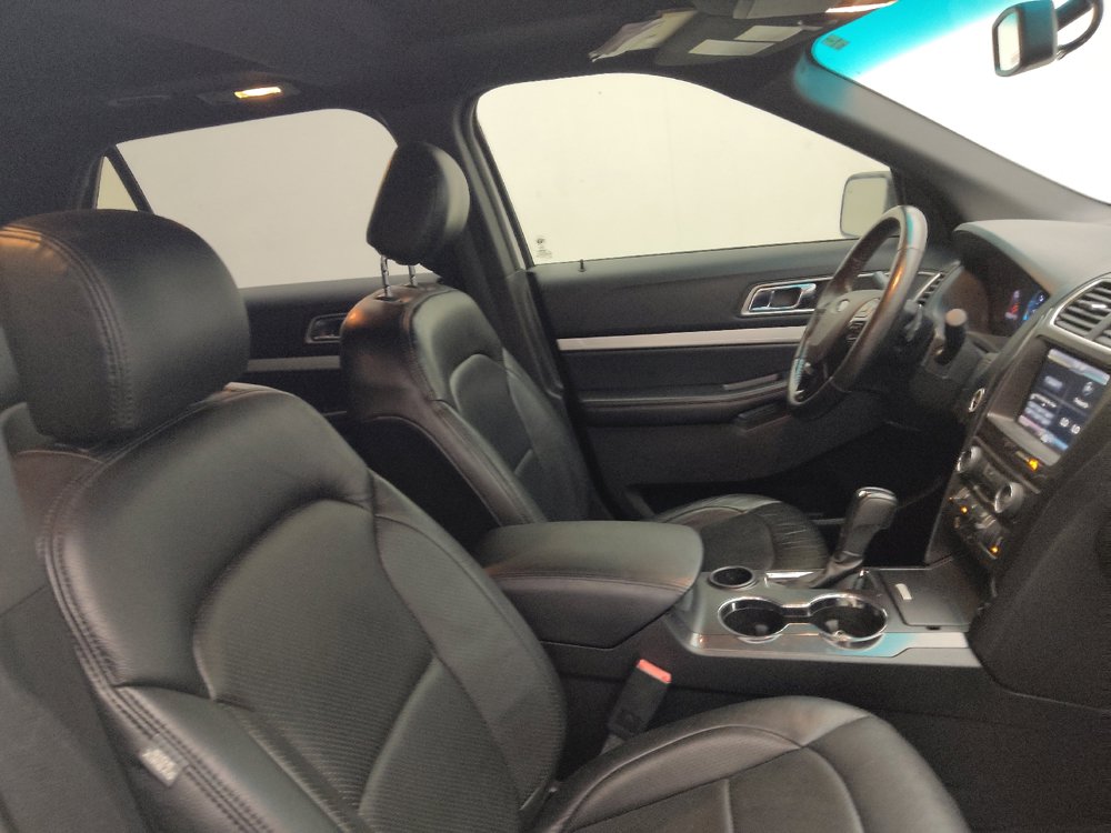 Used 2016 Ford Explorer XLT w/ Equipment Group 201A FWD image 21
