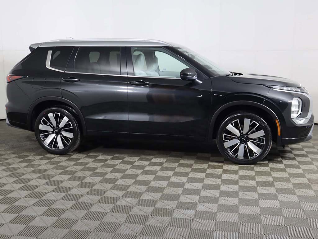 New 2025 Mitsubishi Outlander AWD image 20