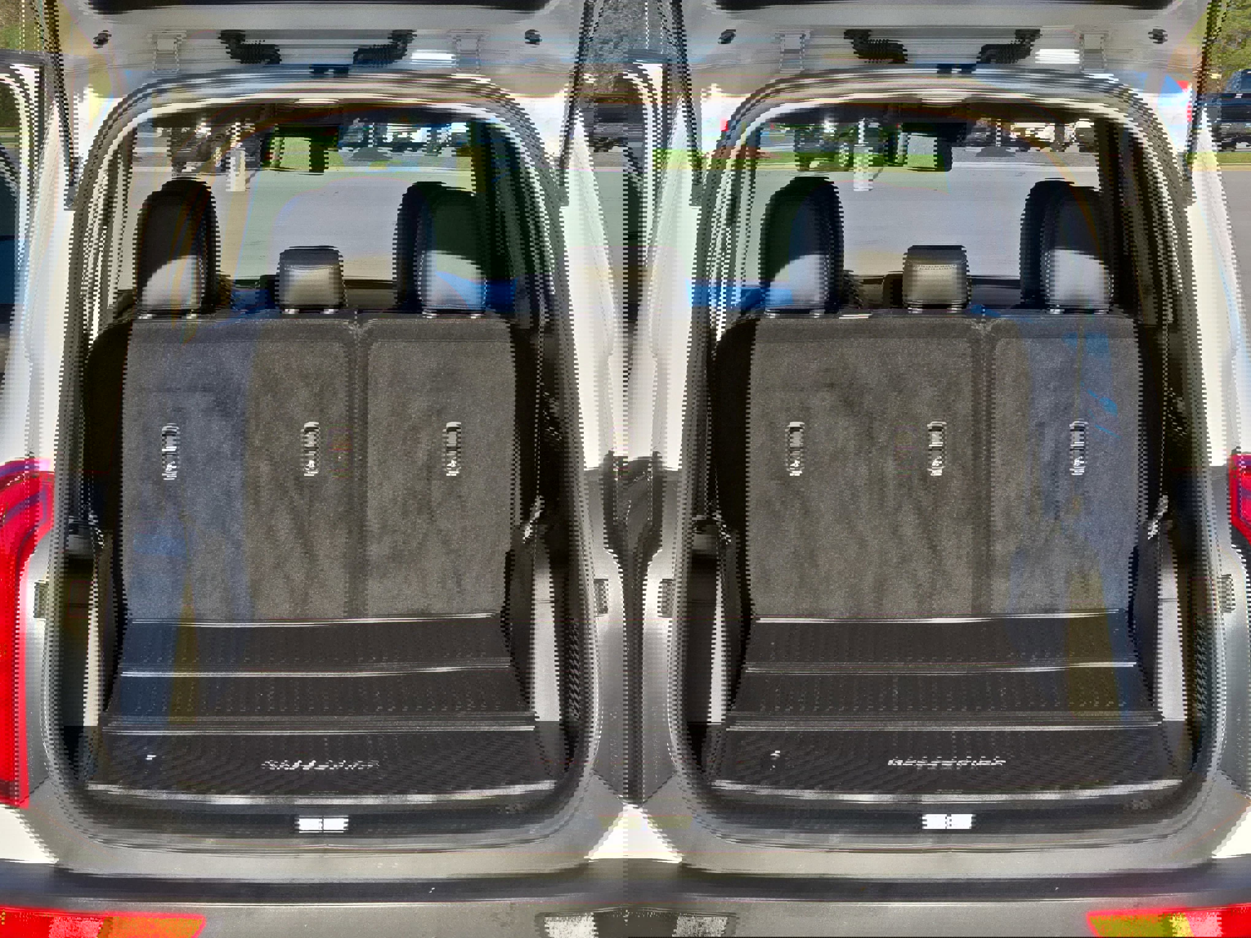 Used 2022 Kia Telluride LX image 12