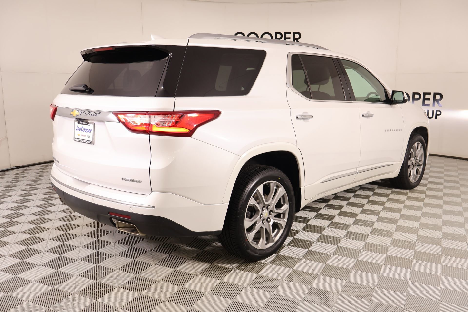 Used 2021 Chevrolet Traverse Premier w/ LPO, Floor Liner Package AWD/4WD image 24