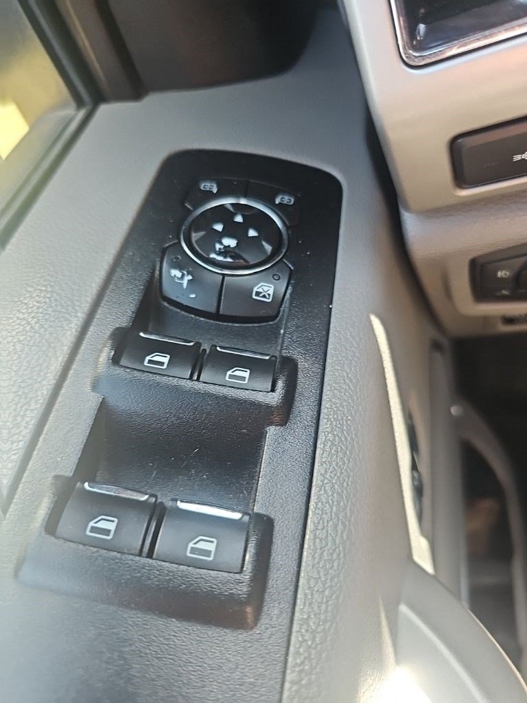 Used 2018 Ford F150 Lariat w/ Equipment Group 501A Mid AWD/4WD image 11
