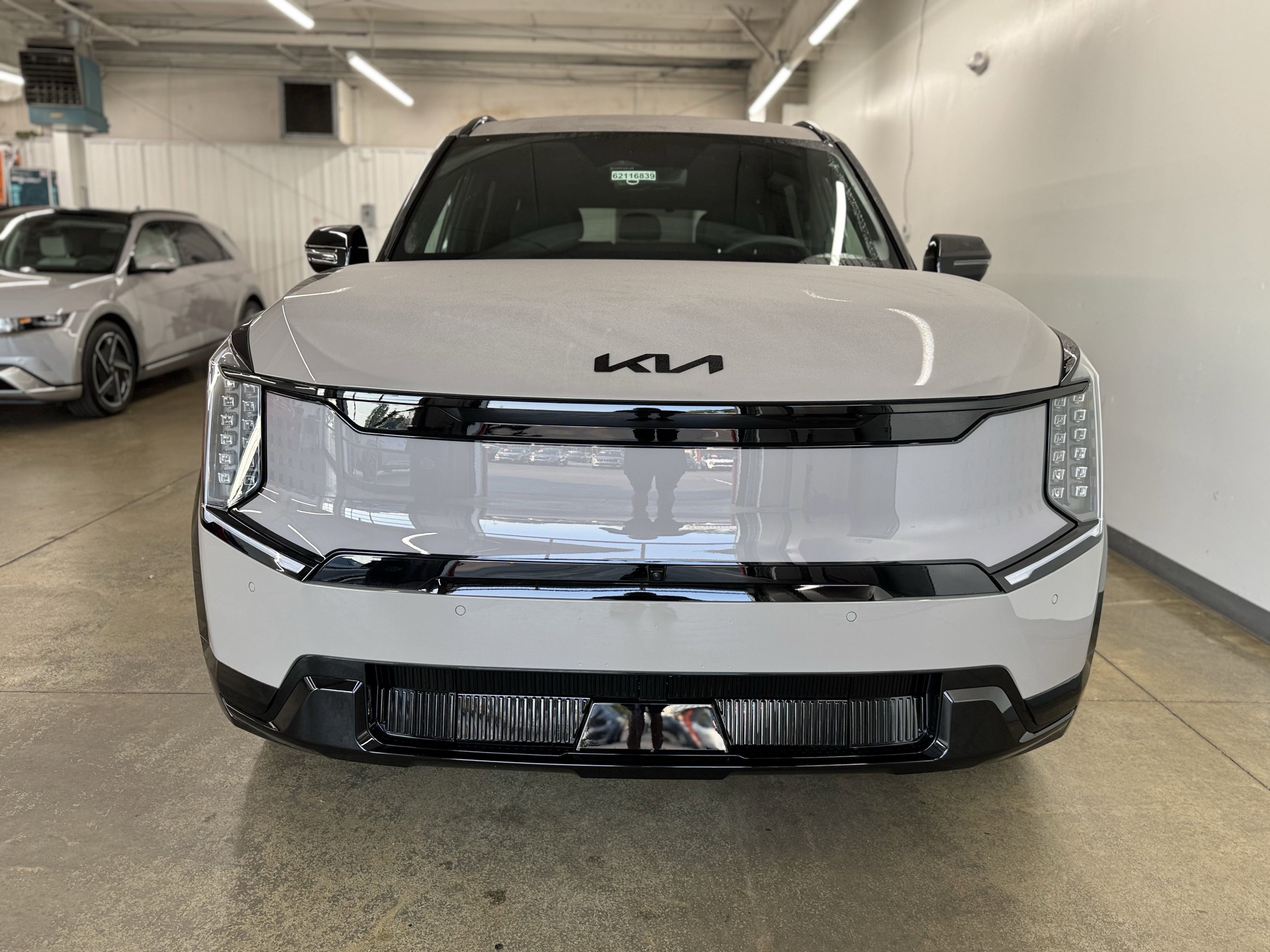 New 2026 Kia EV9 Land w/ Nightfall Edition Package image 8