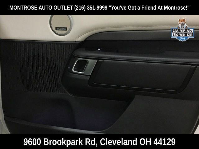 Used 2024 Land Rover Discovery Metropolitan Edition image 34