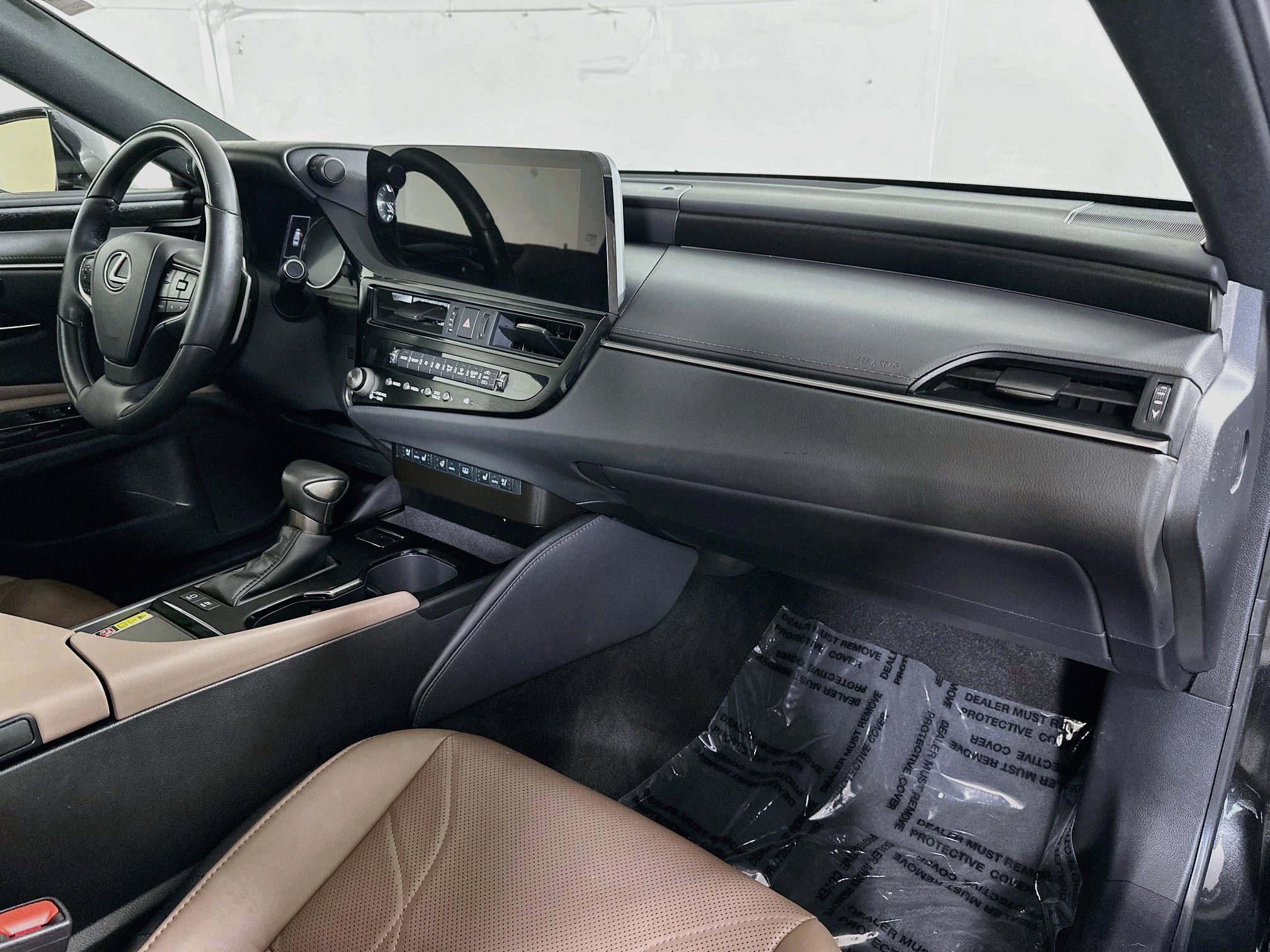 Certified 2025 Lexus ES 300h w/ Accessory Package (Z2) FWD image 27