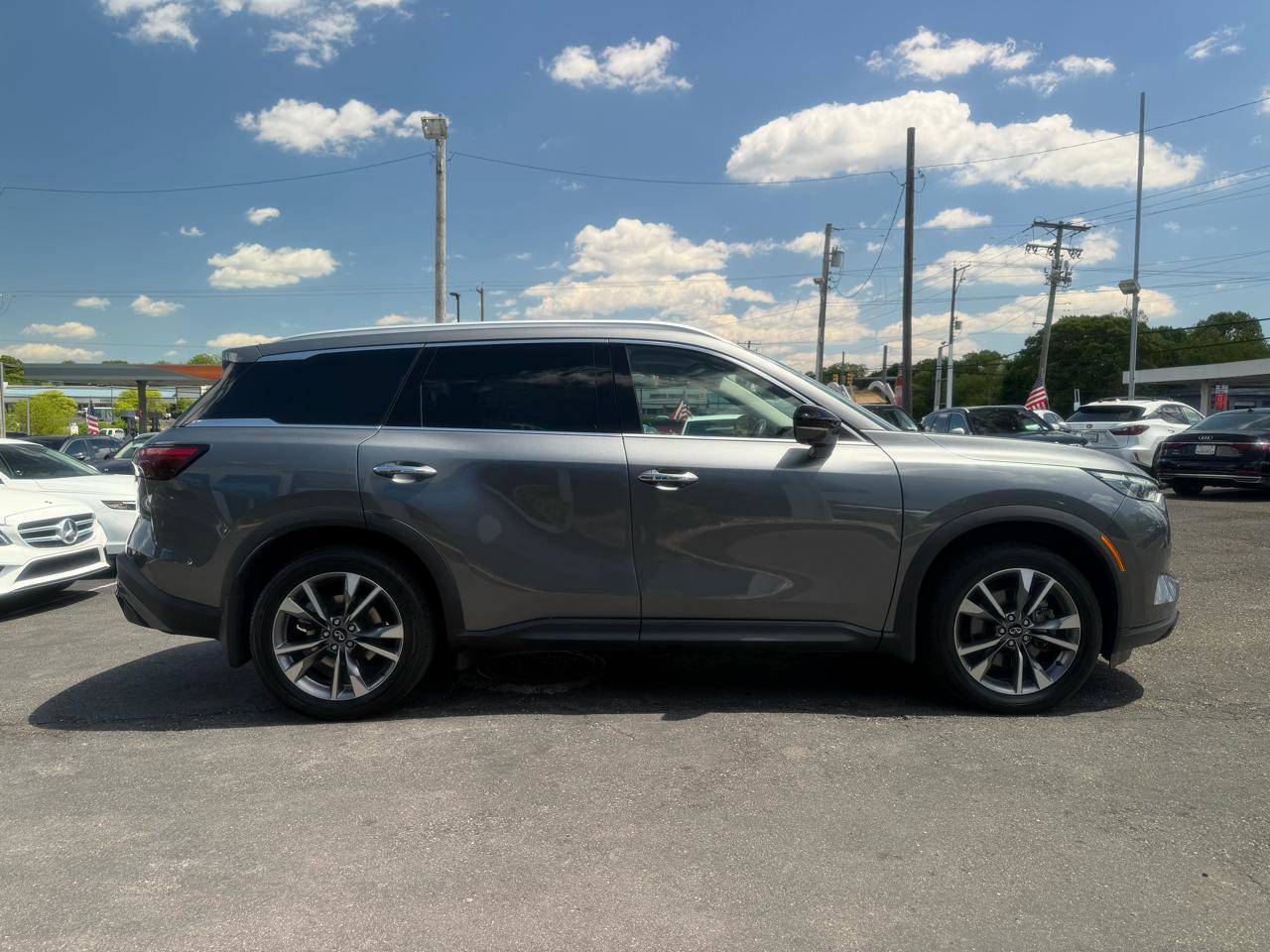 Used 2023 INFINITI QX60 Luxe AWD/4WD image 4