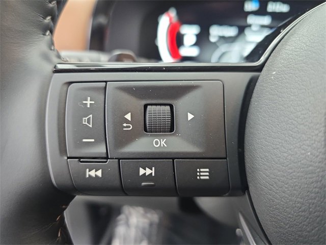 Certified 2025 Nissan Pathfinder Platinum w/ Cargo Package image 17