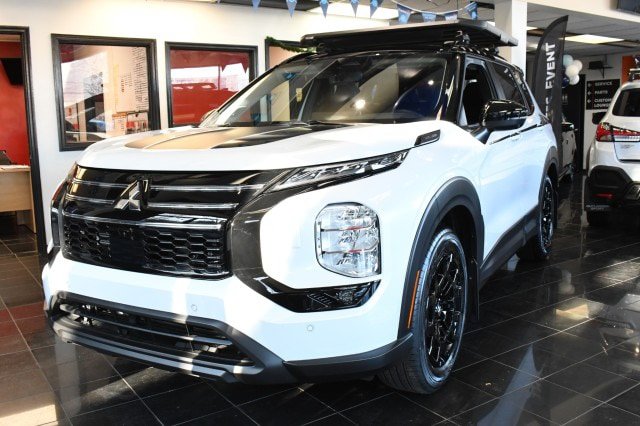New 2026 Mitsubishi Outlander AWD image 1
