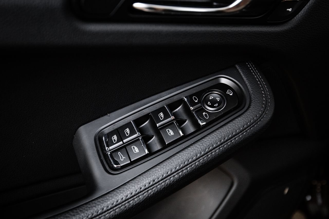 Certified 2026 Porsche Macan S AWD/4WD image 22