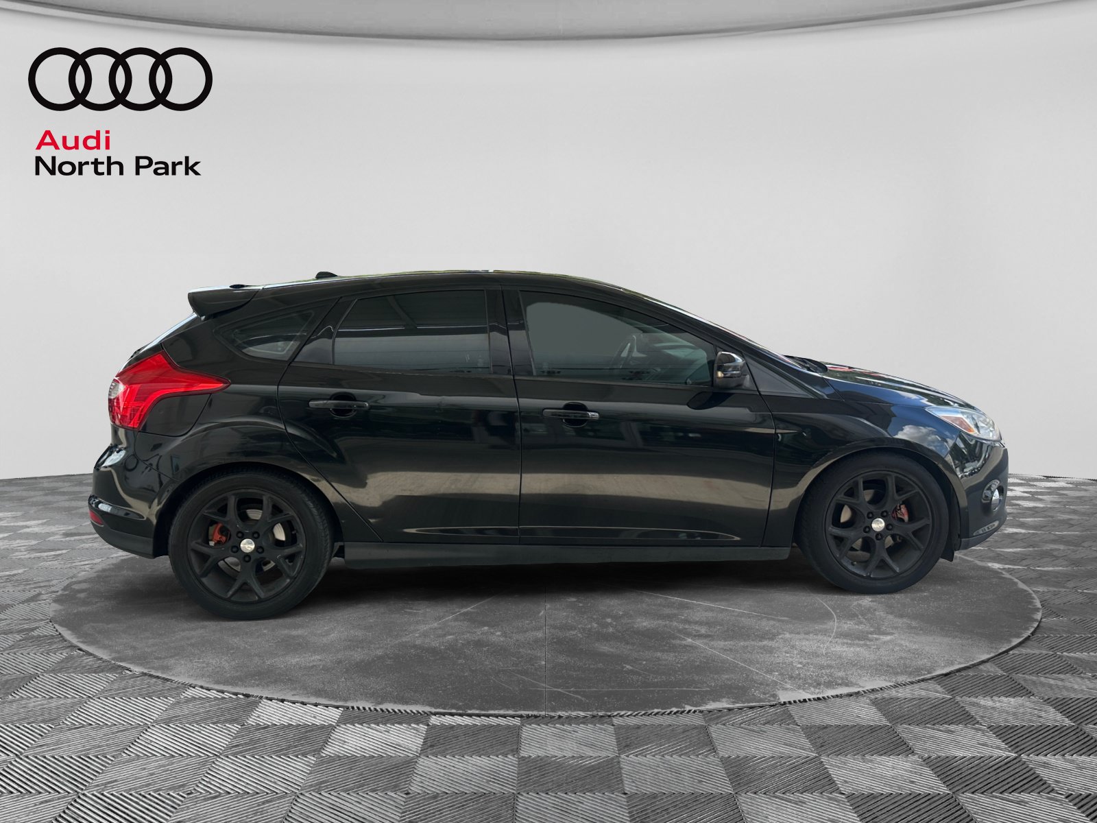 Used 2014 Ford Focus SE w/ Equipment Group 201A FWD image 6
