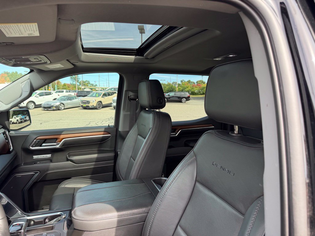 Used 2023 GMC Sierra 1500 Denali w/ Denali Reserve Package AWD/4WD image 17