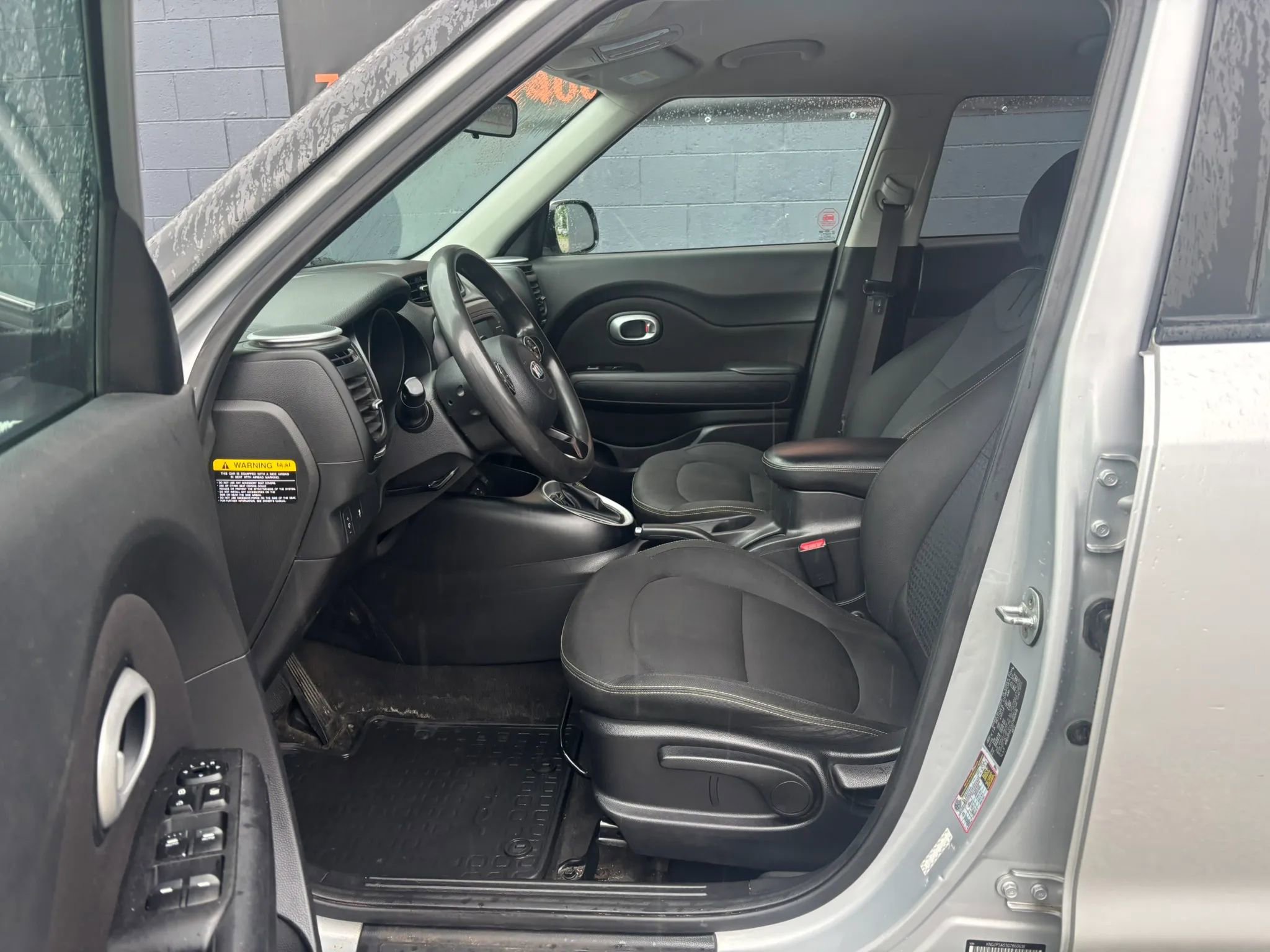 Used 2016 Kia Soul + FWD image 17
