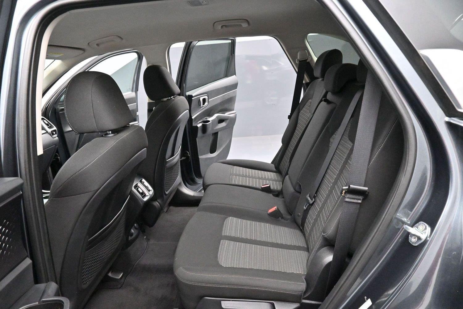Used 2022 Kia Sorento LX FWD image 24