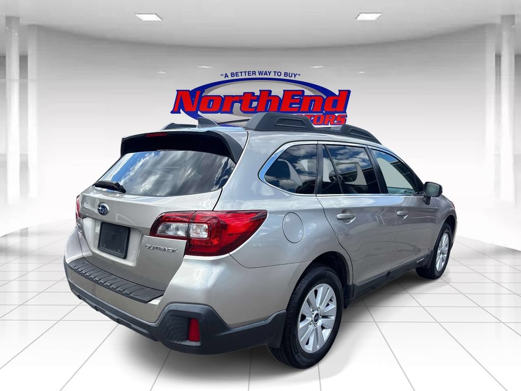 Used 2018 Subaru Outback 2.5i Premium AWD/4WD image 3