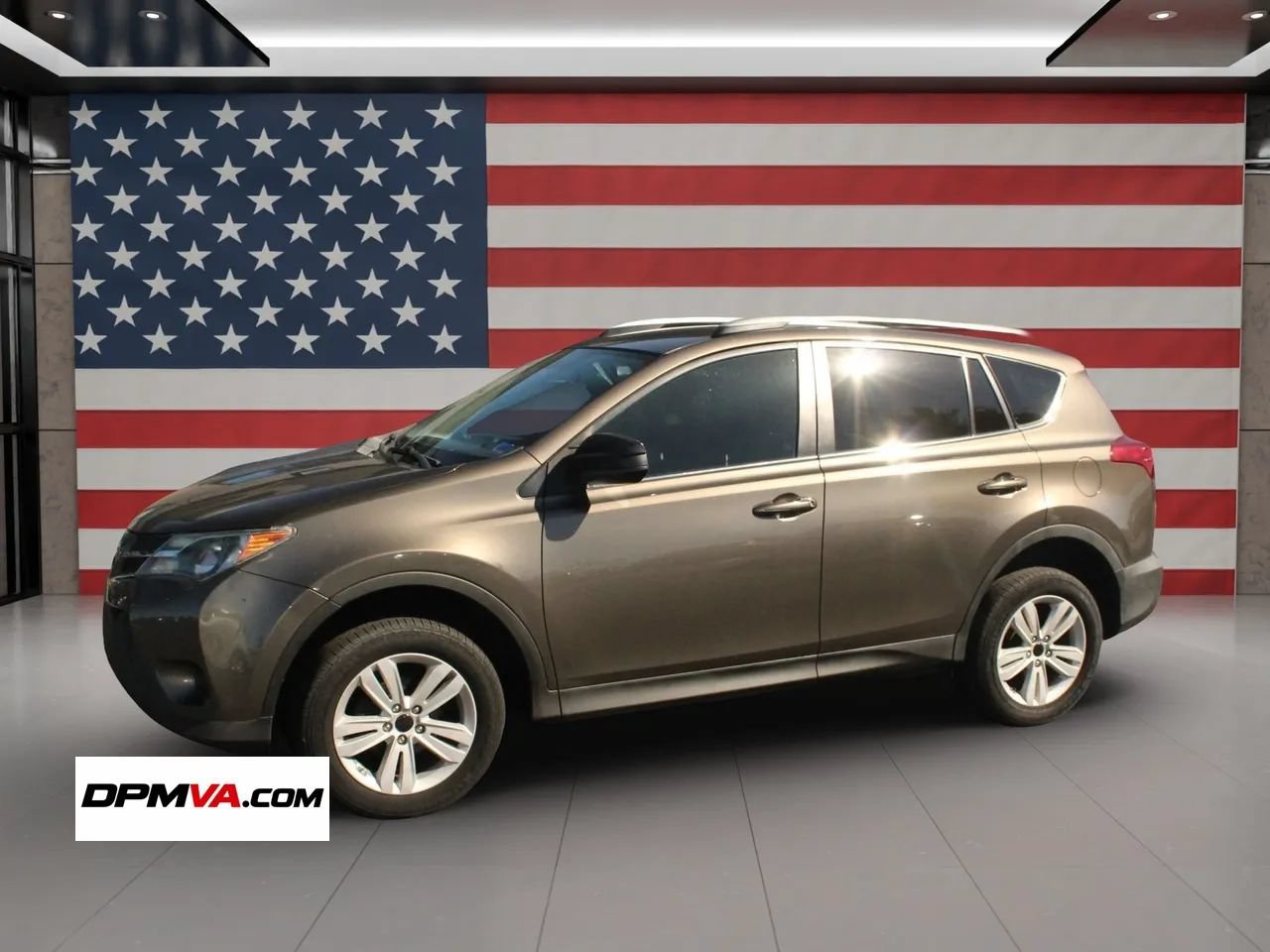 Used 2015 Toyota RAV4 LE AWD/4WD image 2