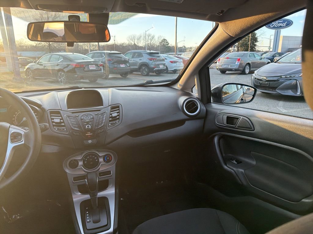 Used 2018 Ford Fiesta SE image 11