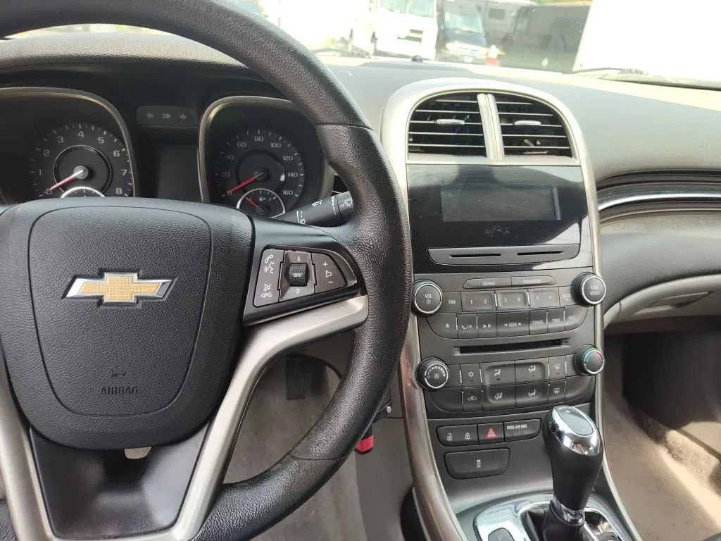 Used 2013 Chevrolet Malibu LS image 11