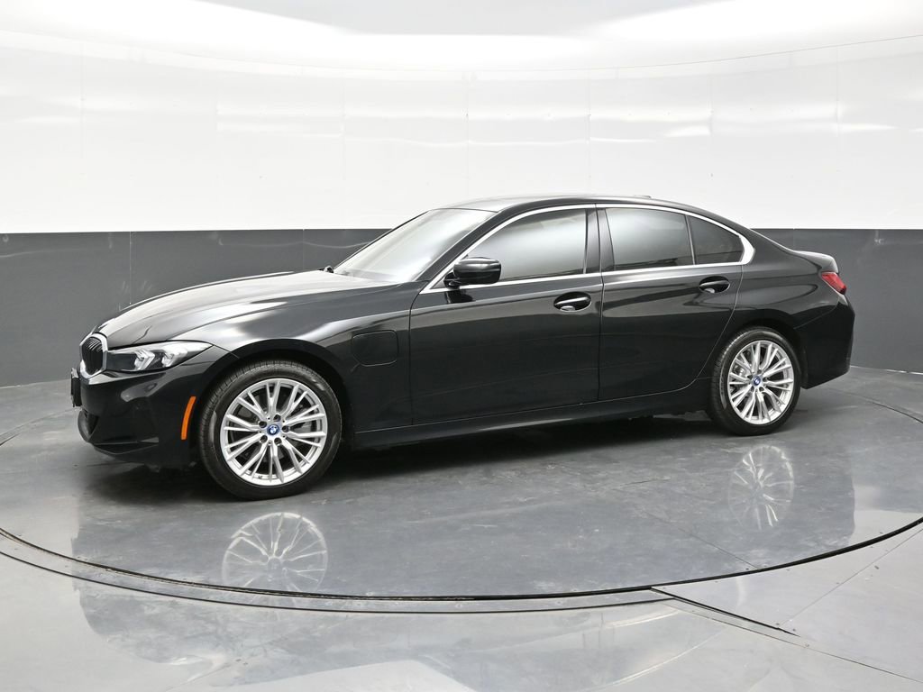 Used 2024 BMW 330e xDrive image 3
