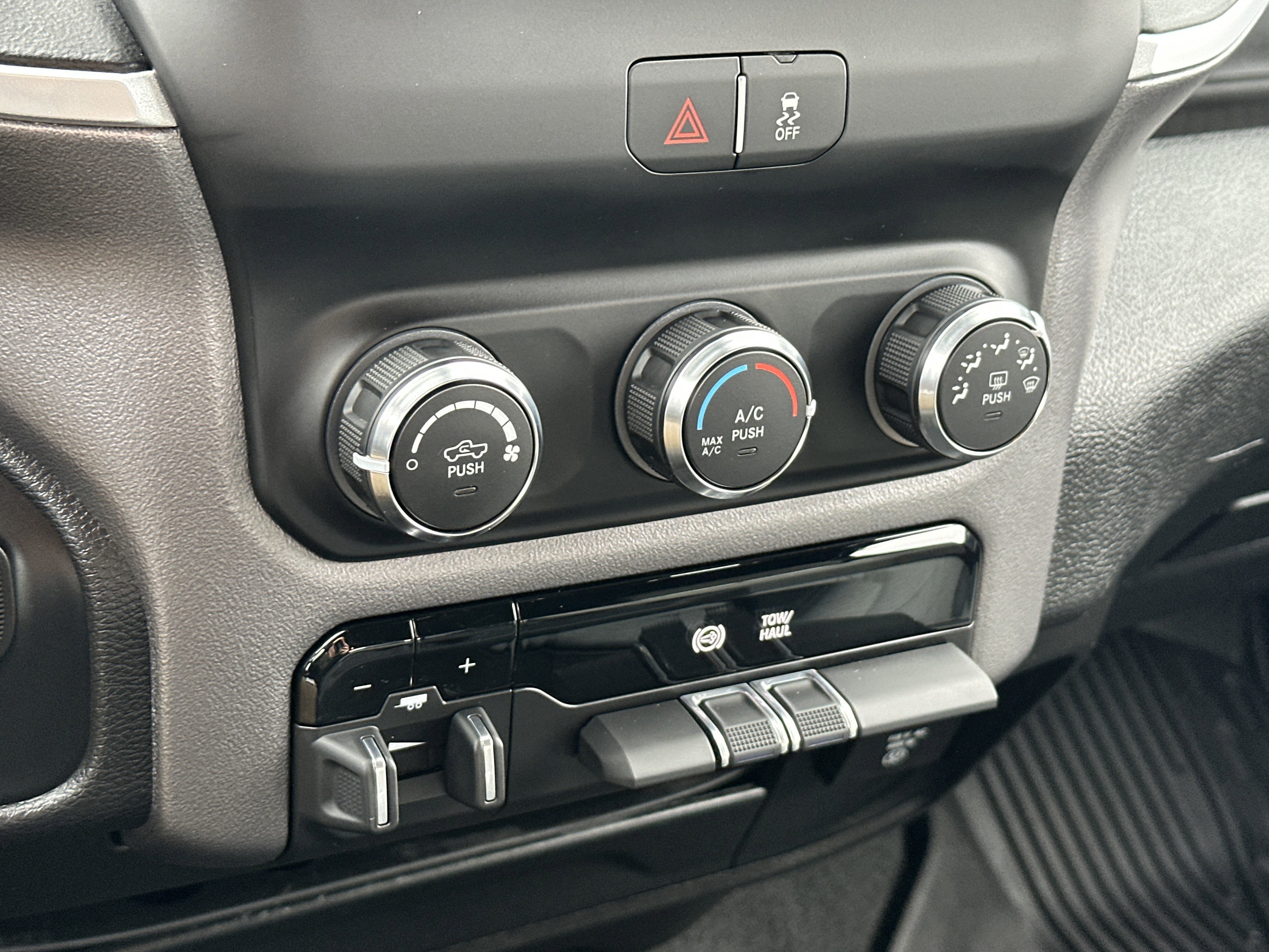 Used 2023 RAM 2500 Big Horn w/ Cold Weather Group image 23