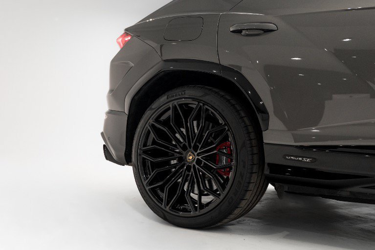 Used 2025 Lamborghini Urus SE AWD/4WD image 10