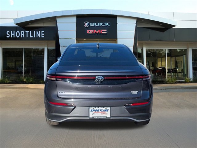 Used 2023 Toyota Crown XLE image 4