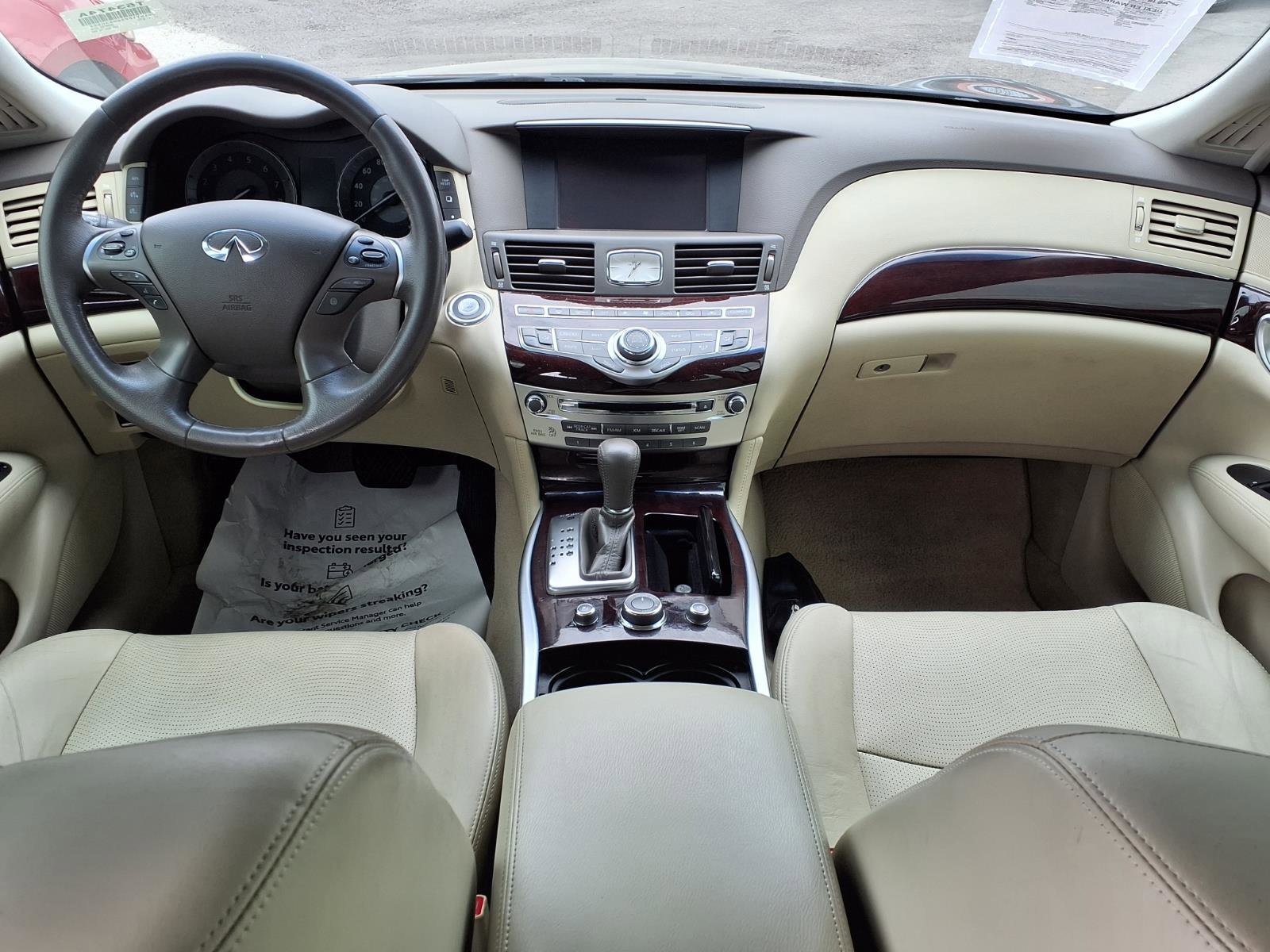 Used 2016 INFINITI Q70 L 3.7 w/ Technology Package image 13