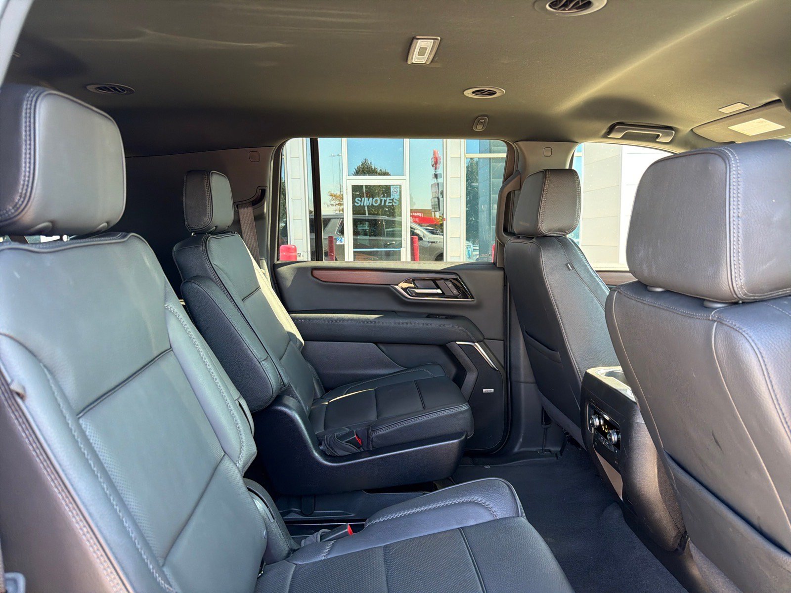 Used 2025 GMC Yukon XL Denali AWD/4WD image 28