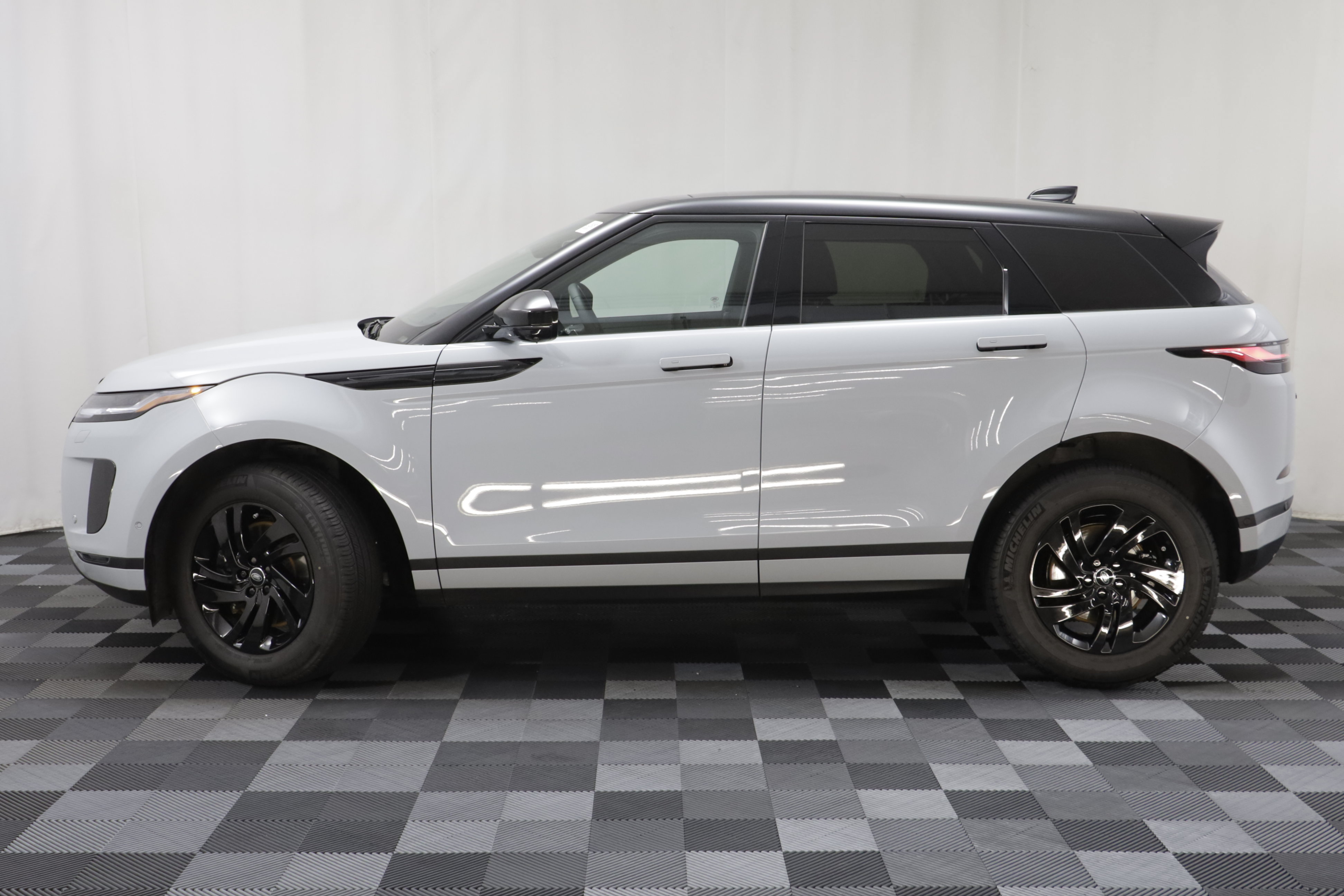 Certified 2026 Land Rover Range Rover Evoque S AWD/4WD image 4