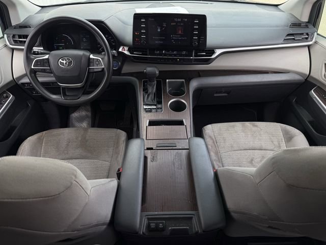 Used 2021 Toyota Sienna LE FWD image 11