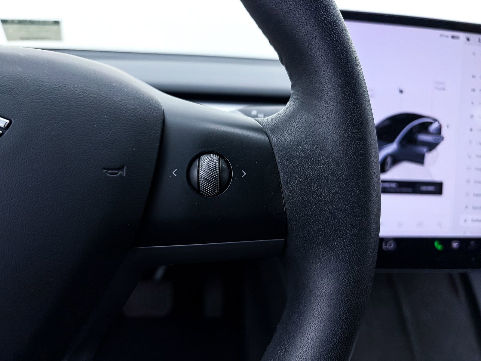 Used 2023 Tesla Model 3 Standard Range image 28